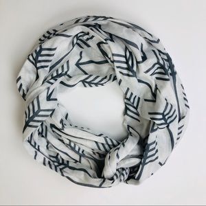 Arrow Infinity Scarf with Secret Pocket